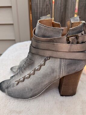 Diba True Open Toe Boots Size 9